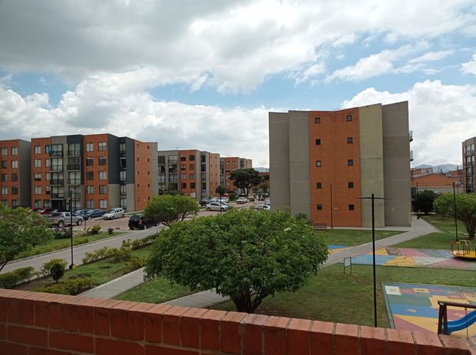 Apartamento de 3 alcobas en venta en Centro, Funza, 63 m² · foto 2 de 16