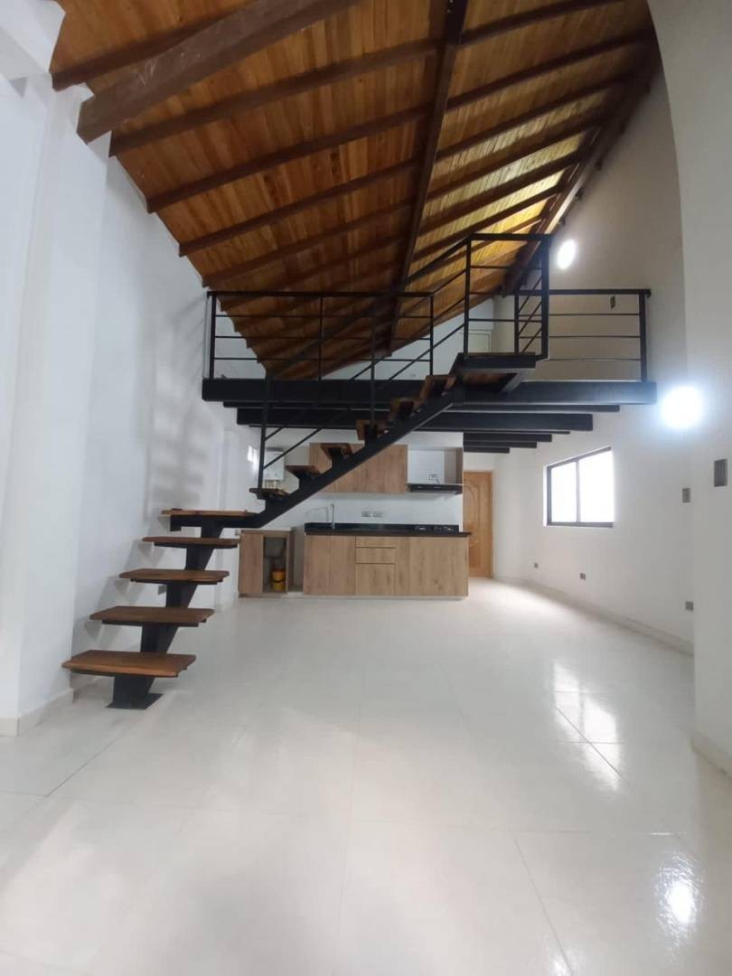 Apartaestudio en arriendo en Barrio Cristóbal, Medellín · foto 2 de 13