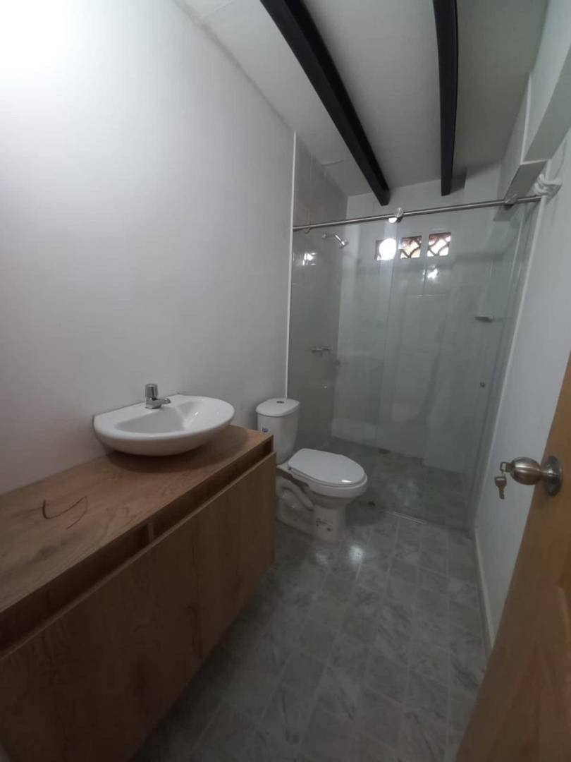 Apartaestudio en arriendo en Barrio Cristóbal, Medellín · foto 12 de 13