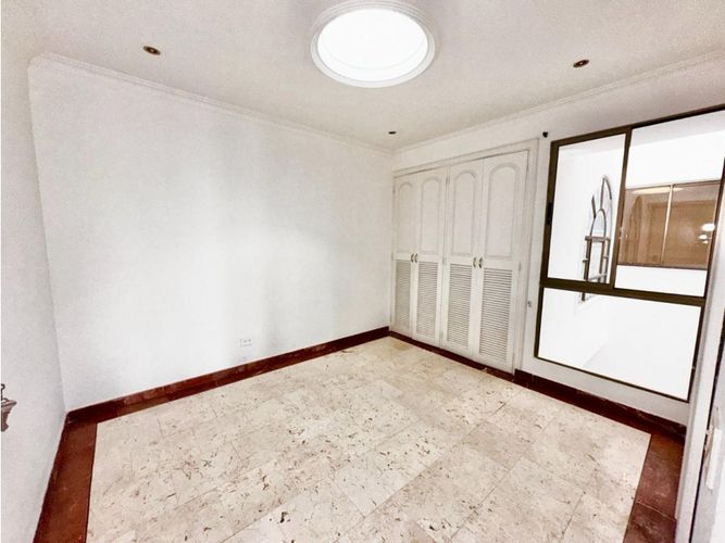 Casa de 5 alcobas en venta en El Poblado, Medellín, 265 m² · foto 14 de 15