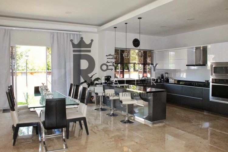 Casa de 4 alcobas en venta en Menzuly, Piedecuesta, 462 m² · foto 5 de 24