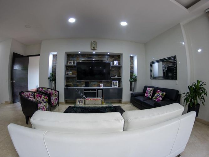 Casa de 4 alcobas en venta en Menzuly, Piedecuesta, 462 m² · foto 13 de 24
