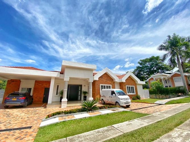 Casa de 4 alcobas en venta en Ruitoque, Piedecuesta, 462 m² · foto 2 de 22