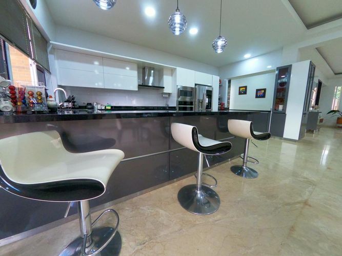 Casa de 4 alcobas en venta en Ruitoque, Piedecuesta, 462 m² · foto 3 de 22
