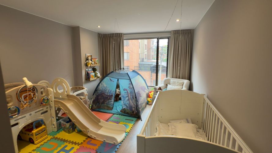 Apartamento de 3 alcobas en venta en Chico, Bogotá, 183 m² · foto 19 de 20