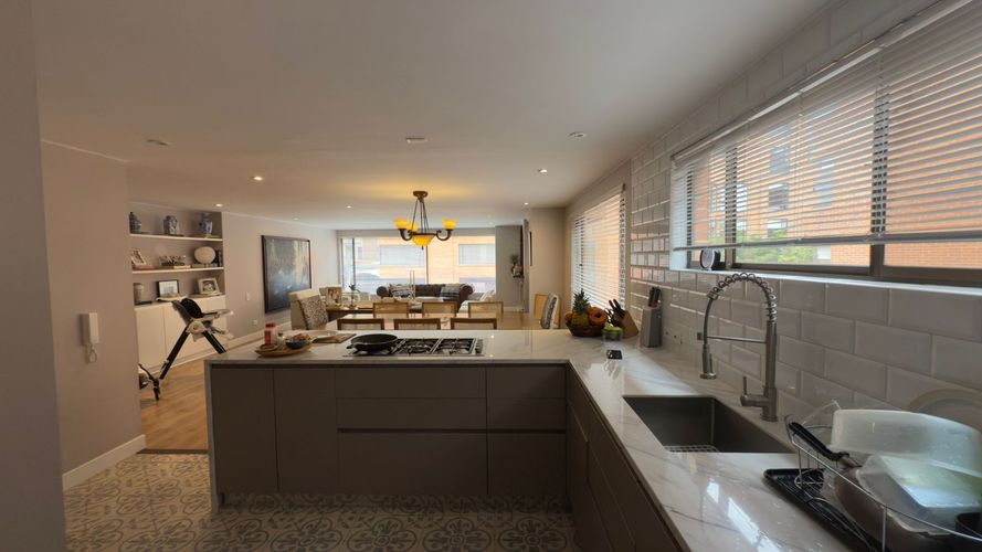 Apartamento de 3 alcobas en venta en Chico, Bogotá, 183 m² · foto 8 de 20