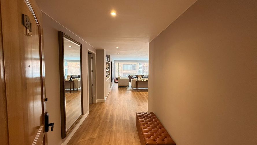 Apartamento de 3 alcobas en venta en Chico, Bogotá, 183 m² · foto 5 de 20