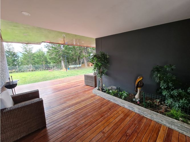 Casa de 4 alcobas en venta en El Porvenir, Rionegro, 300 m² · foto 2 de 13