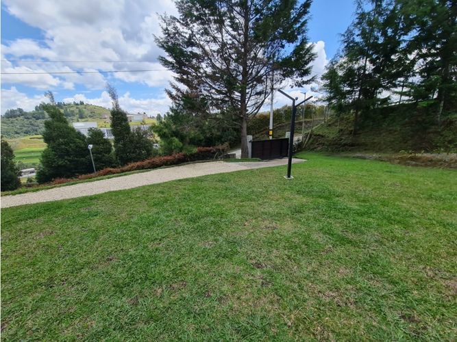 Casa de 4 alcobas en venta en El Porvenir, Rionegro, 300 m² · foto 8 de 13