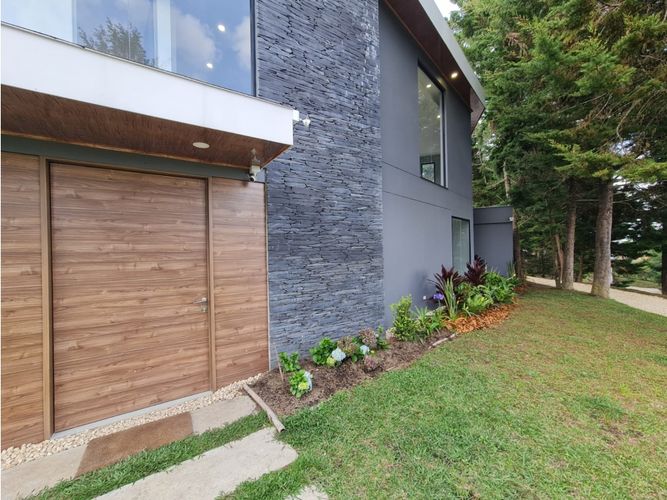 Casa de 4 alcobas en venta en El Porvenir, Rionegro, 300 m² · foto 9 de 13