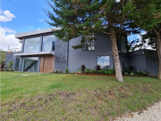 Casa de 4 alcobas en venta en El Porvenir, Rionegro, 300 m² · foto 10 de 13