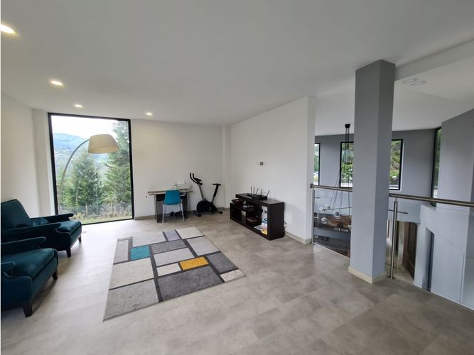 Casa de 4 alcobas en venta en El Porvenir, Rionegro, 300 m² · foto 12 de 13