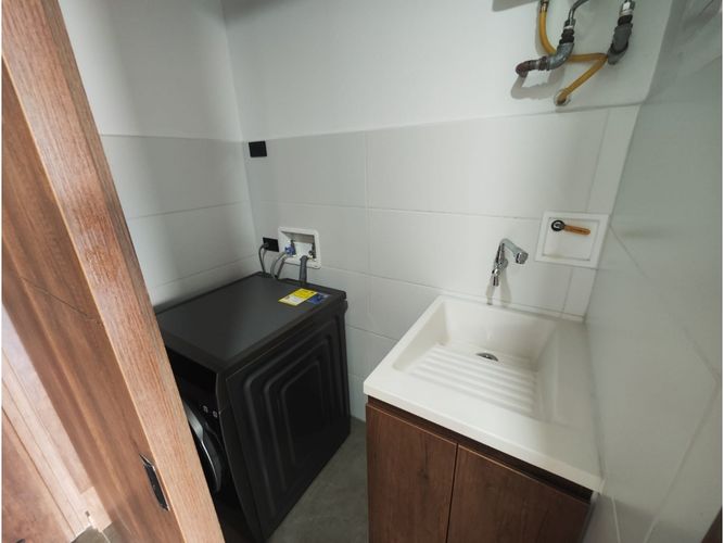 Apartaestudio en venta en El Poblado, Medellín, 47 m² · foto 9 de 18