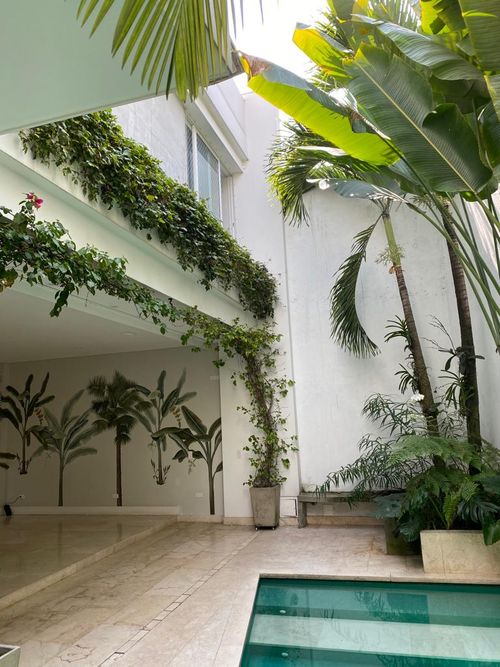 Casa de 5 alcobas en venta en Santa Rita, Cali, 585 m² · foto 2 de 16