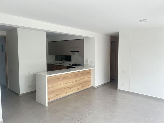 Apartamento de 2 alcobas en venta en Bellavista, Cali, 93 m² · foto 7 de 9