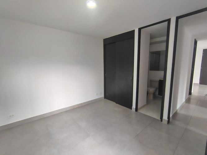 Apartamento de 3 alcobas en venta en El Poblado, Medellín, 73 m² · foto 7 de 13