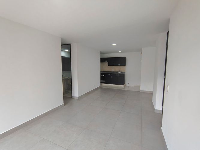 Apartamento de 3 alcobas en venta en El Poblado, Medellín, 73 m² · foto 2 de 13