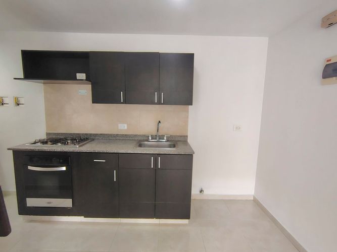 Apartamento de 3 alcobas en venta en El Poblado, Medellín, 73 m² · foto 5 de 13
