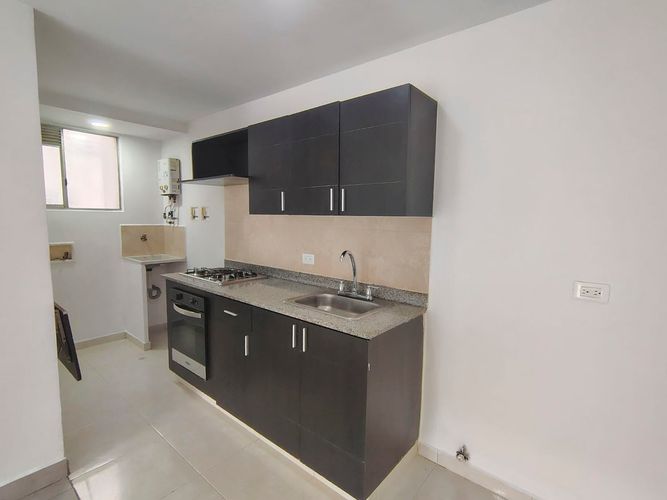 Apartamento de 3 alcobas en venta en El Poblado, Medellín, 73 m² · foto 4 de 13