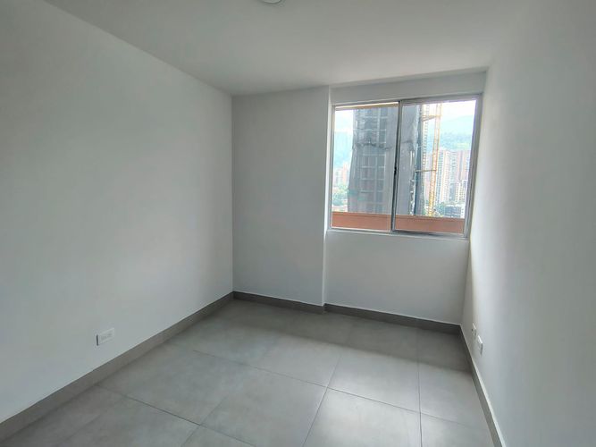 Apartamento de 3 alcobas en venta en El Poblado, Medellín, 73 m² · foto 6 de 13