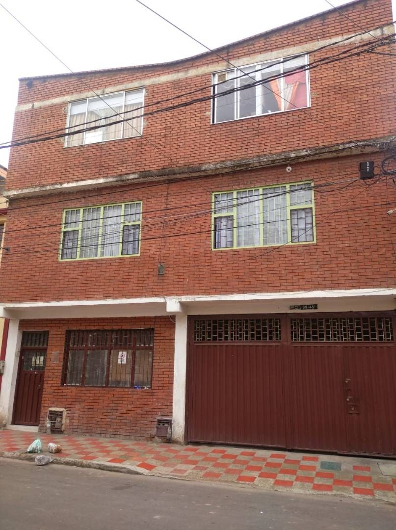 Casa en venta en Ingles, Bogotá · foto 2 de 12