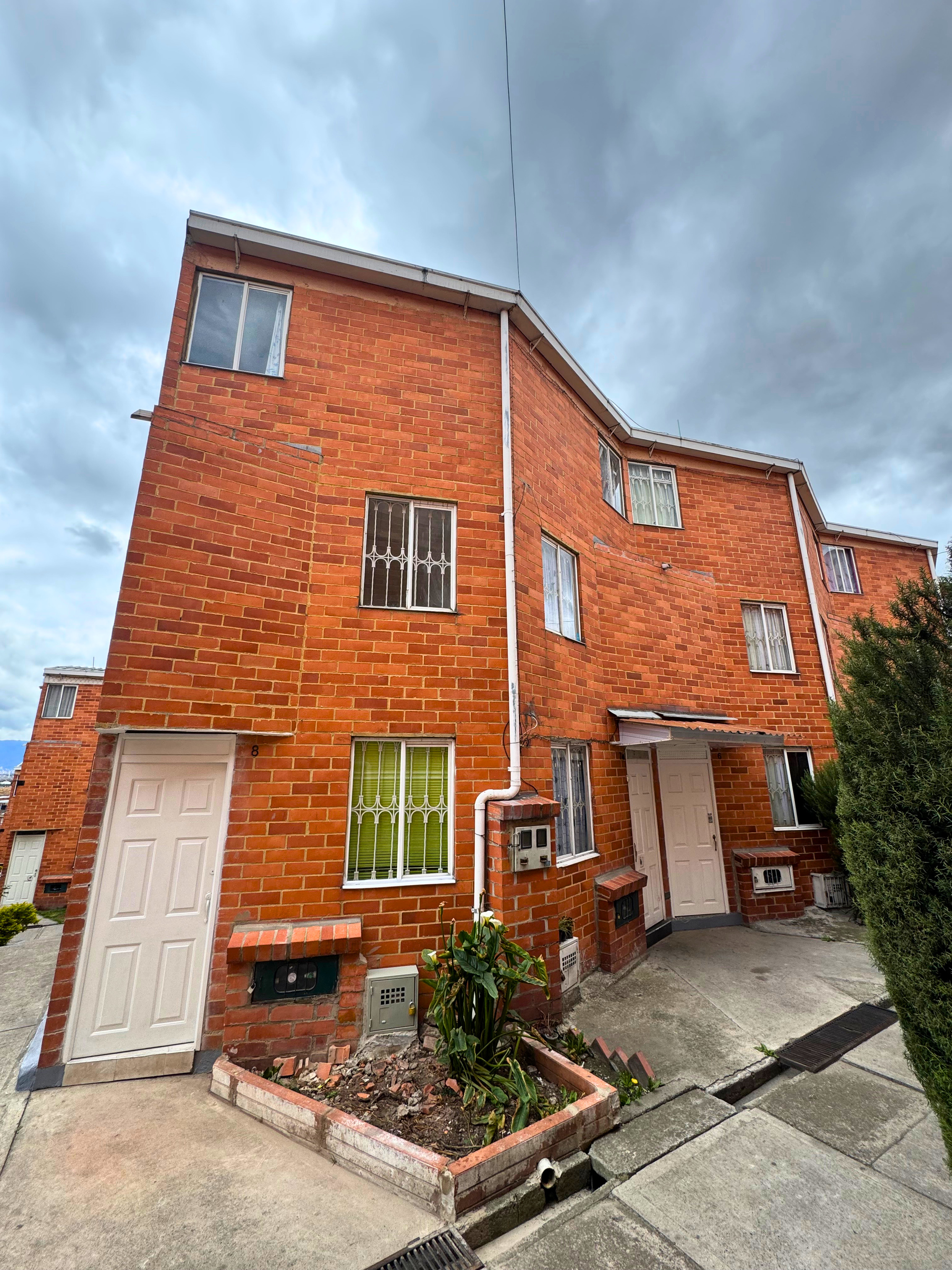 Casa en venta en Los Laureles Ii, Bogotá · foto 2 de 15