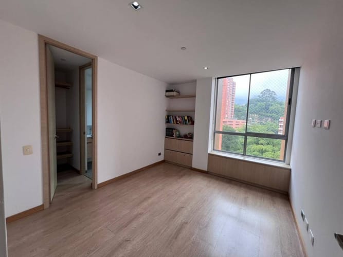 Apartamento de 3 alcobas en venta en Loma Del Esmeraldal, Envigado, 166 m² · foto 22 de 24