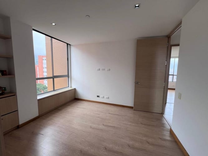 Apartamento de 3 alcobas en venta en Loma Del Esmeraldal, Envigado, 166 m² · foto 23 de 24