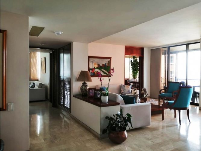 Apartamento de 3 alcobas en venta en La Arboleda, Cali, 232 m² · foto 9 de 24