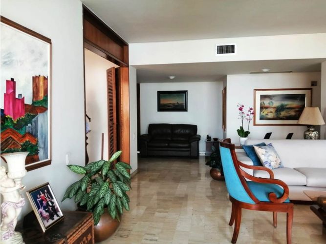 Apartamento de 3 alcobas en venta en La Arboleda, Cali, 232 m² · foto 13 de 24