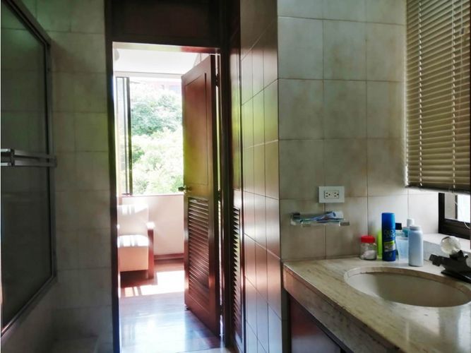 Apartamento de 3 alcobas en venta en La Arboleda, Cali, 232 m² · foto 23 de 24