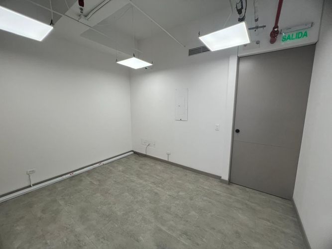 Oficina en arriendo en El Poblado, Medellín, 37 m² · foto 3 de 14