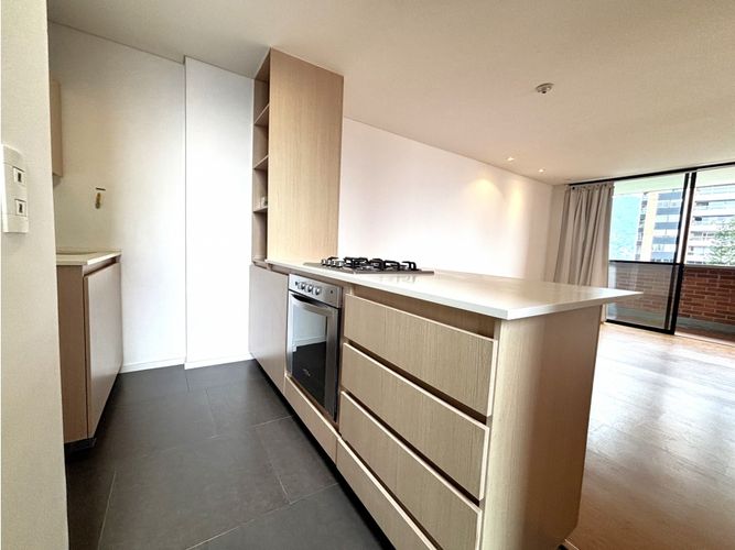 Apartamento de 2 alcobas en arriendo en Loma De Las Brujas, Envigado, 90 m² · foto 4 de 14