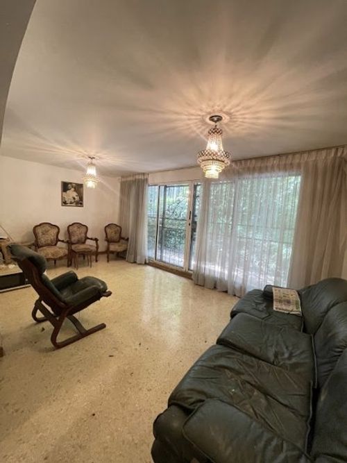 Casa de 3 alcobas en venta en Castropol, Medellín, 204 m² · foto 14 de 24