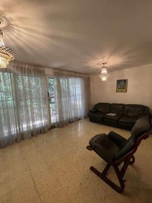 Casa de 3 alcobas en venta en Castropol, Medellín, 204 m² · foto 5 de 24
