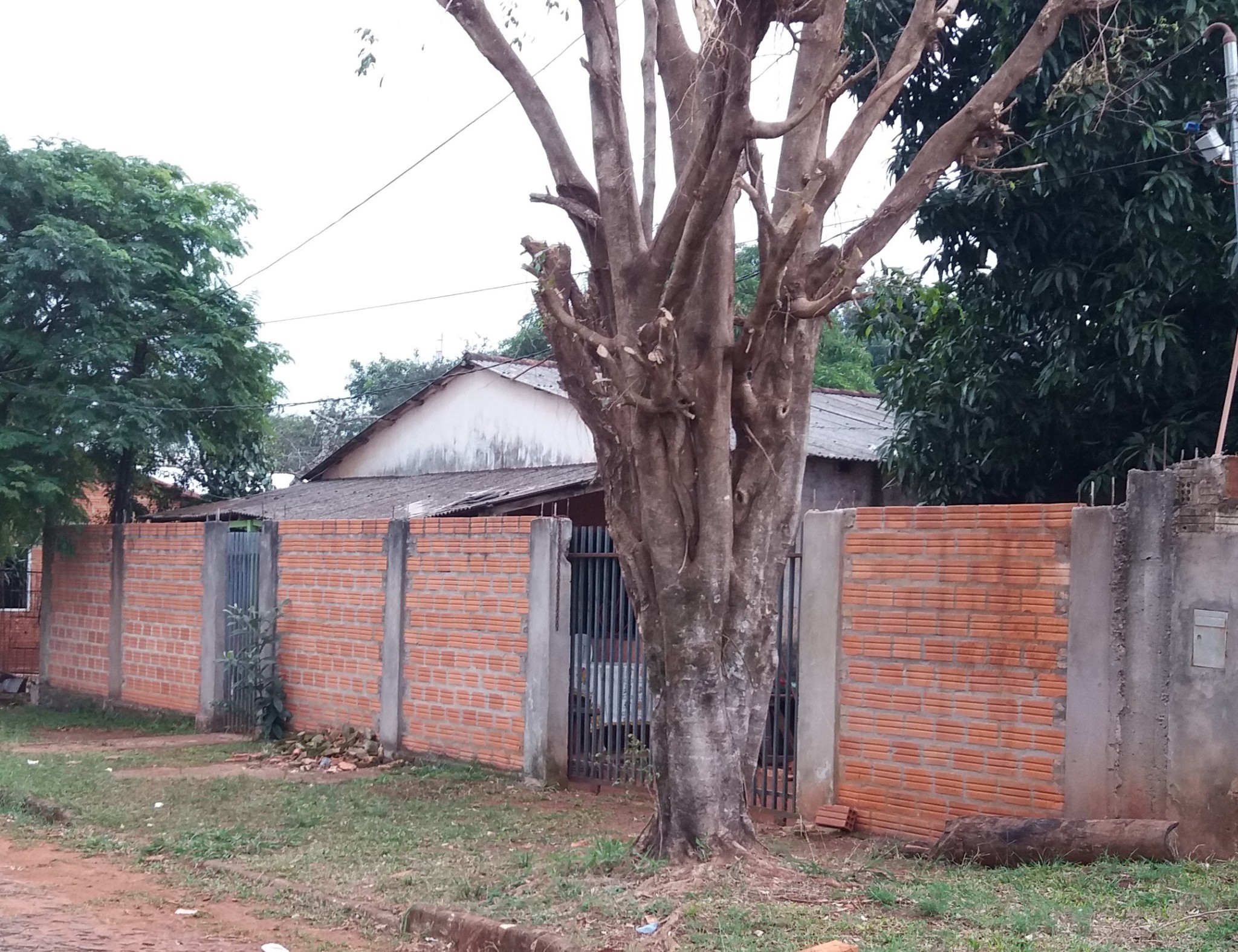 Vendo Casa Km 9 Acaray CDE, Por: 400 Millónes, Esta a 500 Metros de la Ruta Intl N*2 — foto 2