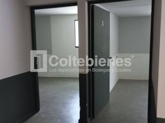Casa de 19 alcobas en venta en Patio Bonito, Medellín, 560 m² · foto 4 de 24