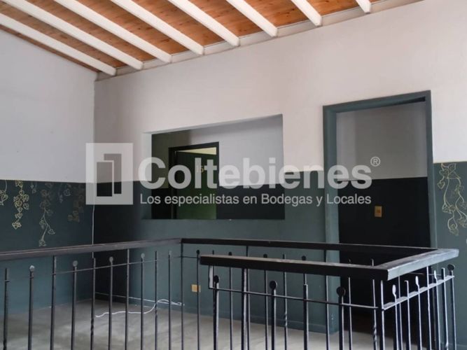 Casa de 19 alcobas en venta en Patio Bonito, Medellín, 560 m² · foto 8 de 24