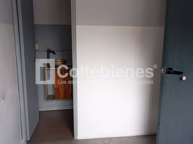Casa de 19 alcobas en venta en Patio Bonito, Medellín, 560 m² · foto 13 de 24
