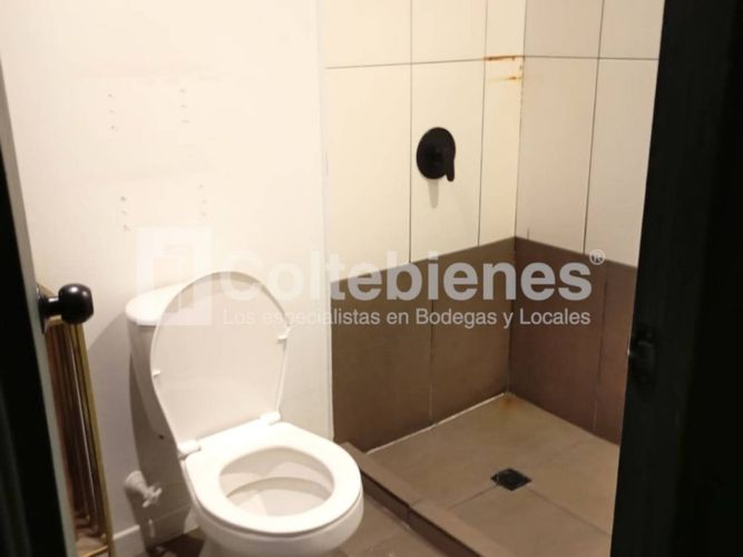 Casa de 19 alcobas en venta en Patio Bonito, Medellín, 560 m² · foto 23 de 24