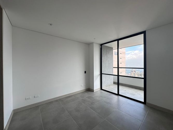 Apartamento de 2 alcobas en arriendo en El Poblado, Medellín, 87 m² · foto 3 de 17