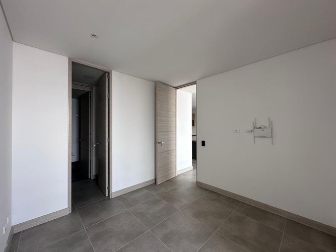 Apartamento de 2 alcobas en arriendo en El Poblado, Medellín, 87 m² · foto 10 de 17