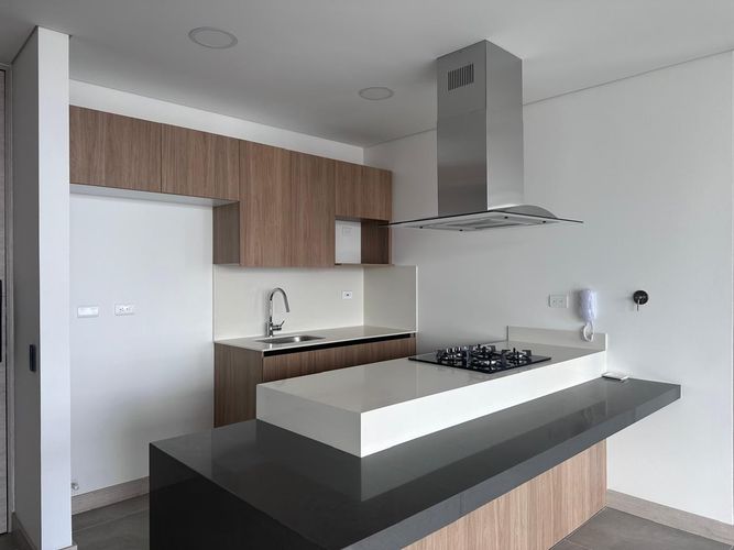 Apartamento de 2 alcobas en arriendo en El Poblado, Medellín, 87 m² · foto 8 de 17