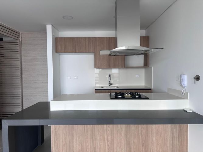 Apartamento de 2 alcobas en arriendo en El Poblado, Medellín, 87 m² · foto 7 de 17