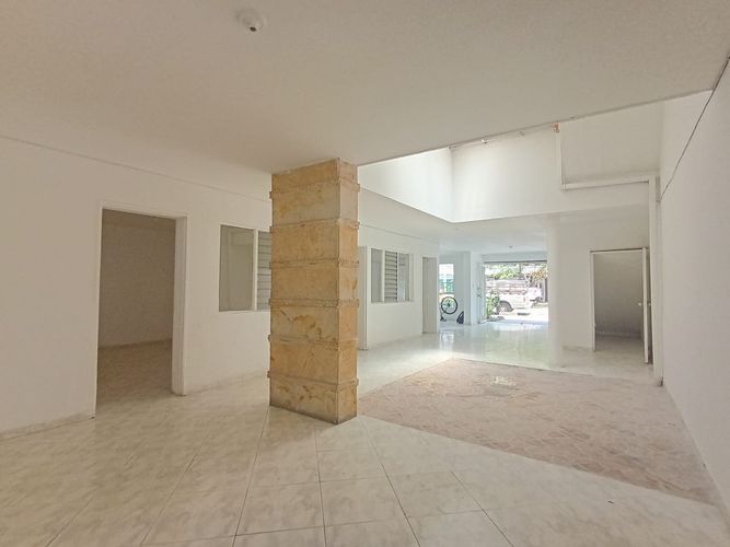 Oficina en arriendo en Laureles, Medellín, 230 m² · foto 2 de 16