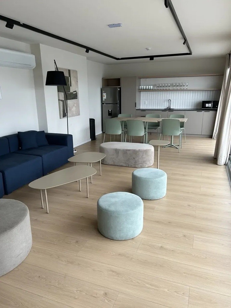 ALQUILER EN EL CENTRO A ESTRENAR DE 2 DORMITORIOS, PISO 4 AL FRENTE, BALCON, COCHERA, SALON COMUN, LAVADERO GYM · Foto 2