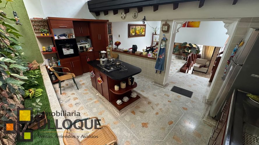 Casa de 5 alcobas en venta en Terrazas, Bucaramanga, 326 m² · foto 11 de 24