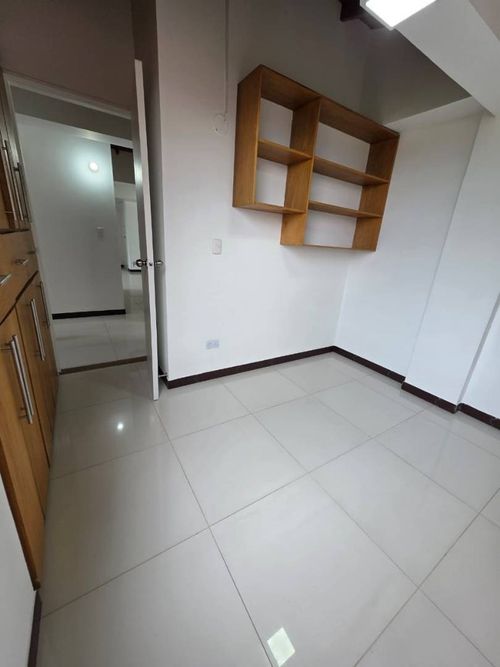 Apartamento en venta en Loma De Los Bernal, Medellín · foto 8 de 17
