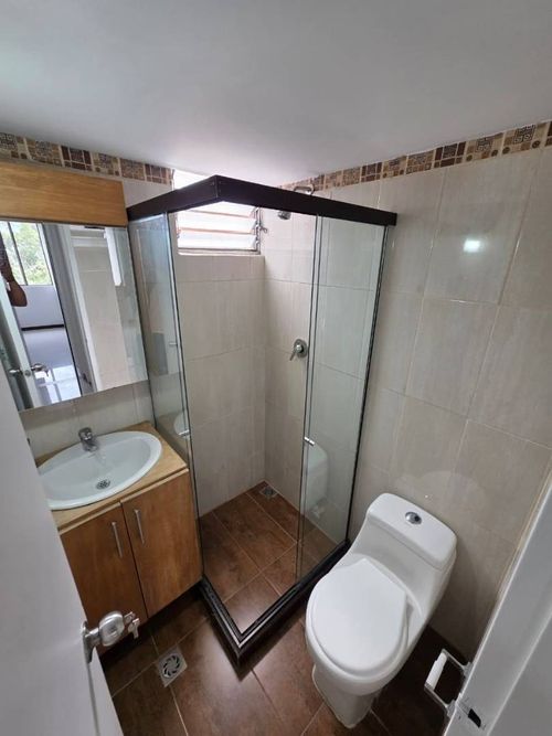 Apartamento en venta en Loma De Los Bernal, Medellín · foto 9 de 17