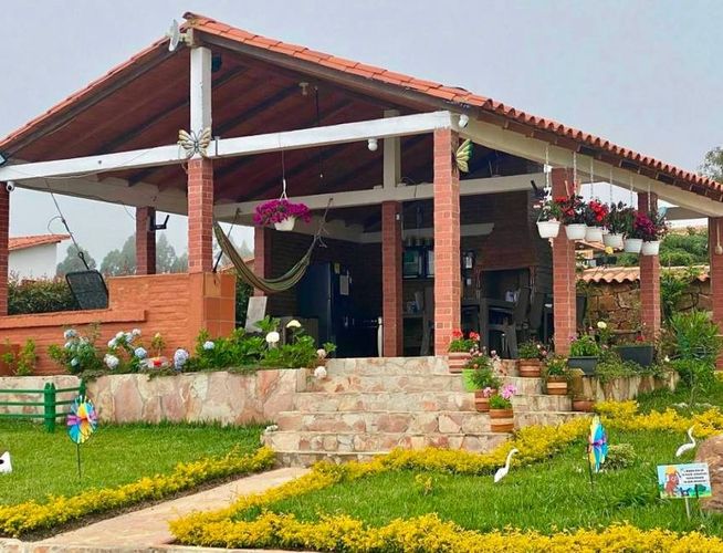 Casa de 4 alcobas en venta en Agua Blanca, Floridablanca, 1000 m² · foto 11 de 13